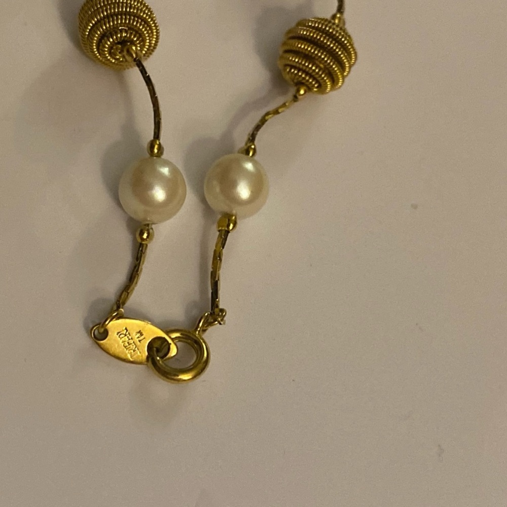 Vintage Signed Trifari Gold Tone Faux Pearl Bracelet Dainty Wedding Bride Gift - Picture 5 of 12